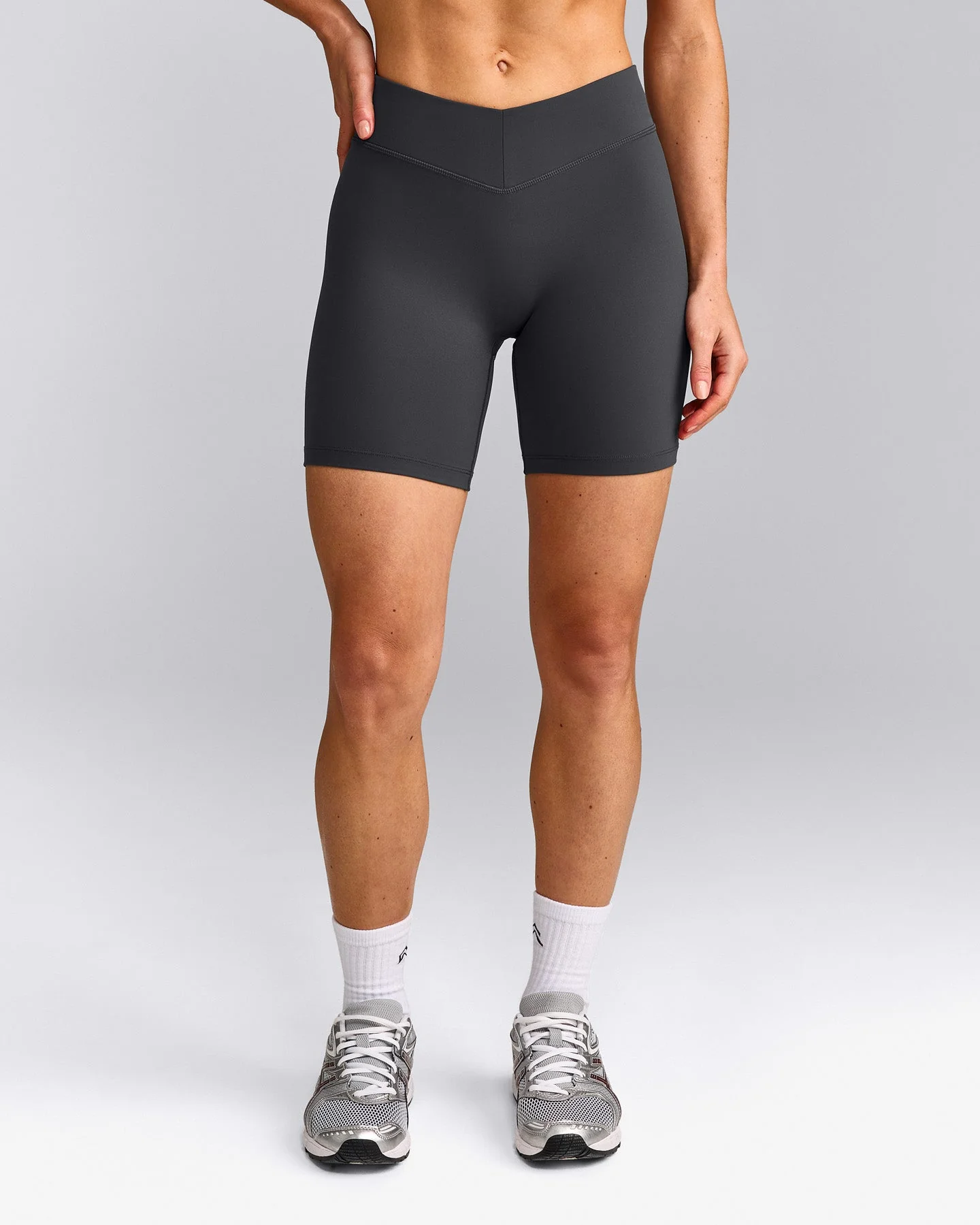 UnifiedMove™ V Front Mid Rise Shorts 6