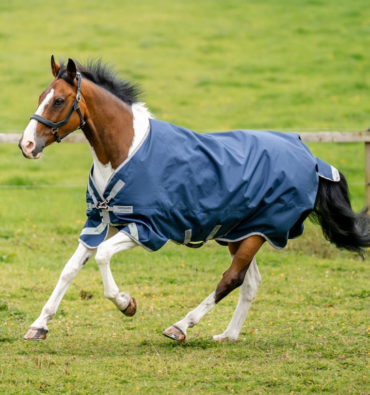 Amigo® Bravo 12 XL Turnout (250g Medium)