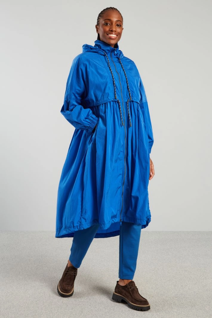 Long hooded raincoat - BLUE