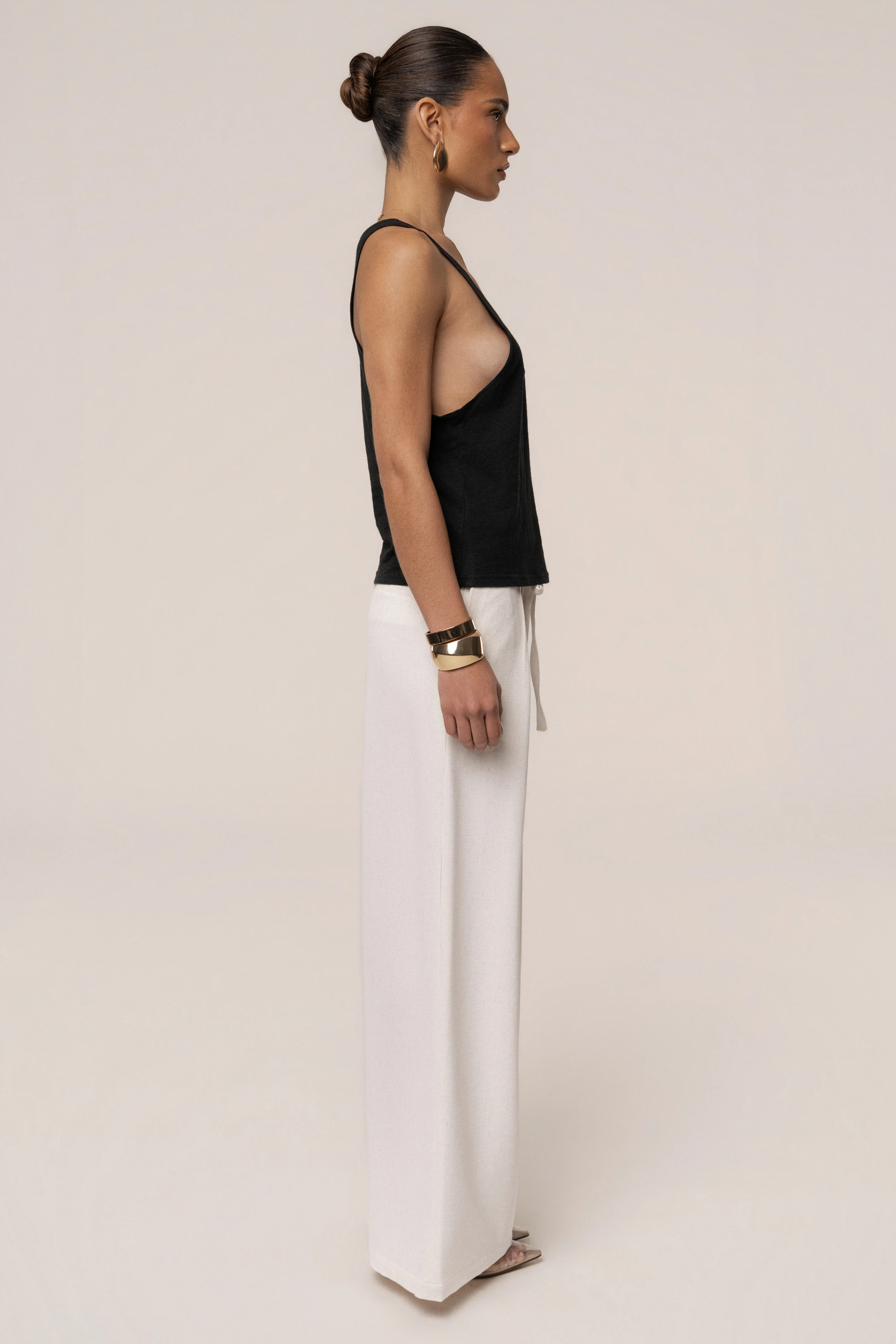 Black Classic Scoop Neck Tank