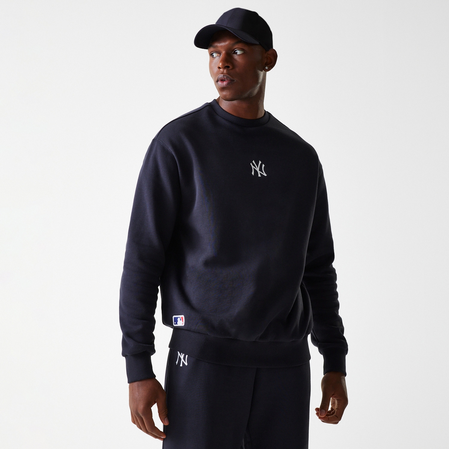 New York Yankees Small Logo Crewneck MLB Sweatshirt Navy