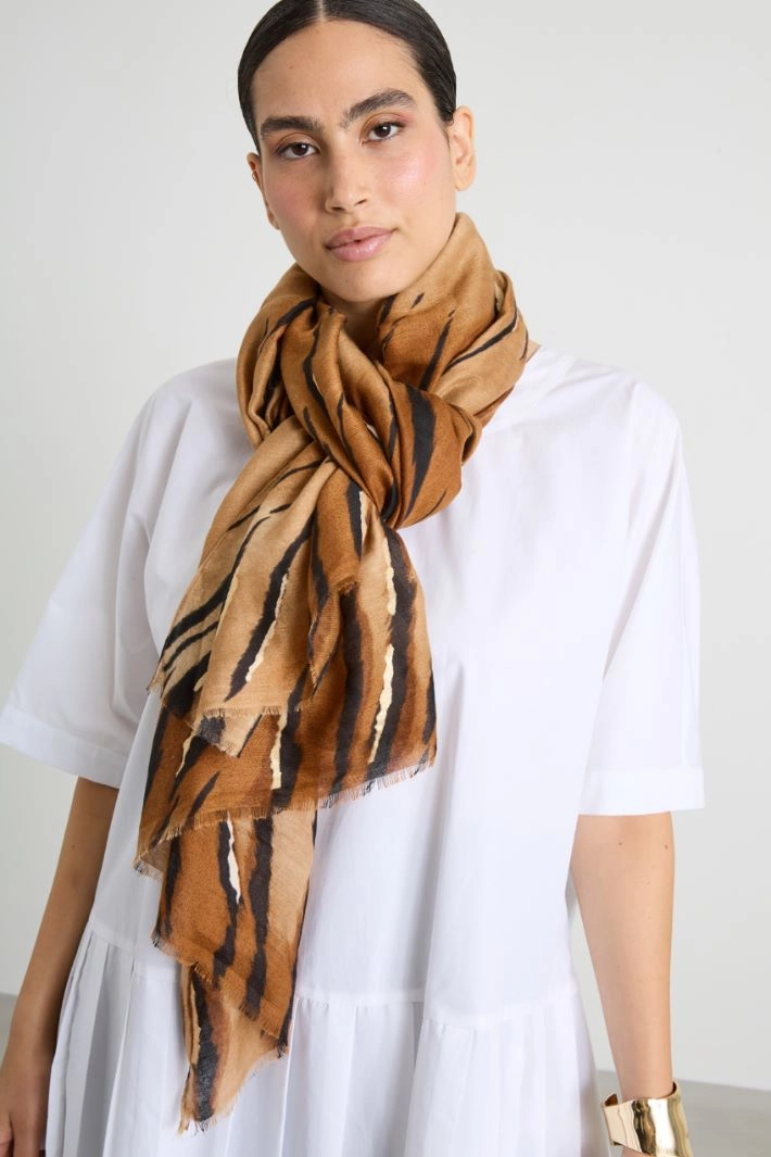 Lamé printed stole - BROWN