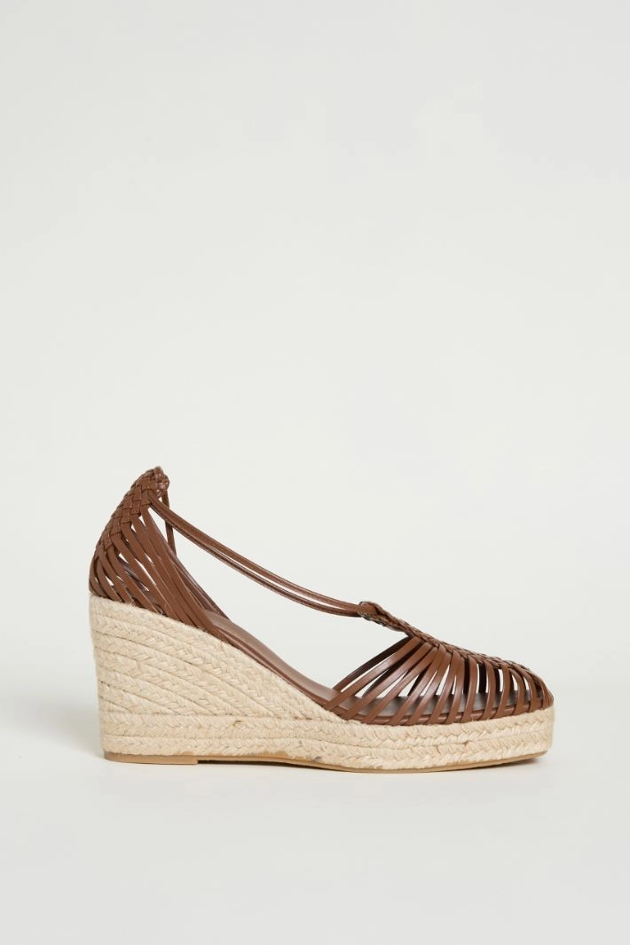 Woven leather sandals - BROWN