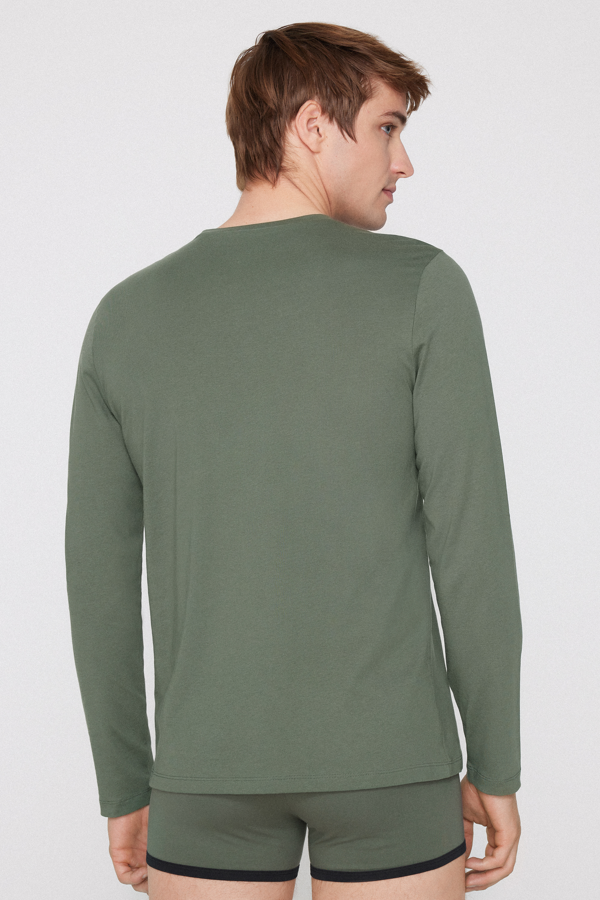 100% Cotton Top with Long Sleeves and Rounded Neck