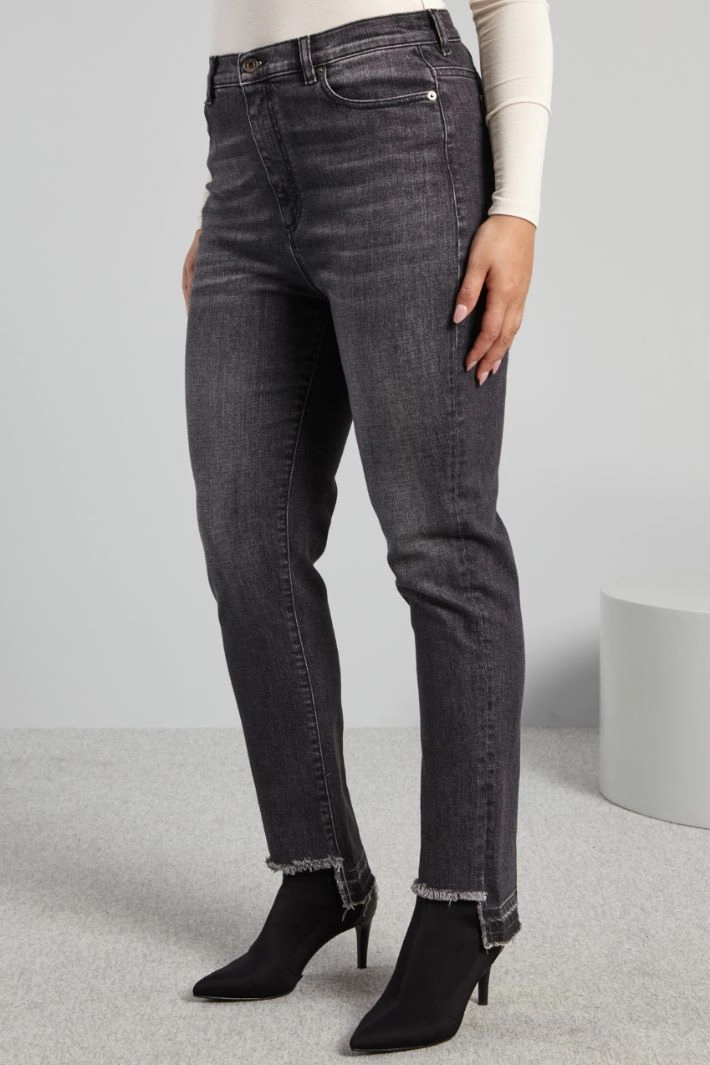 Jeans with asymmetric hem - DARK GREY