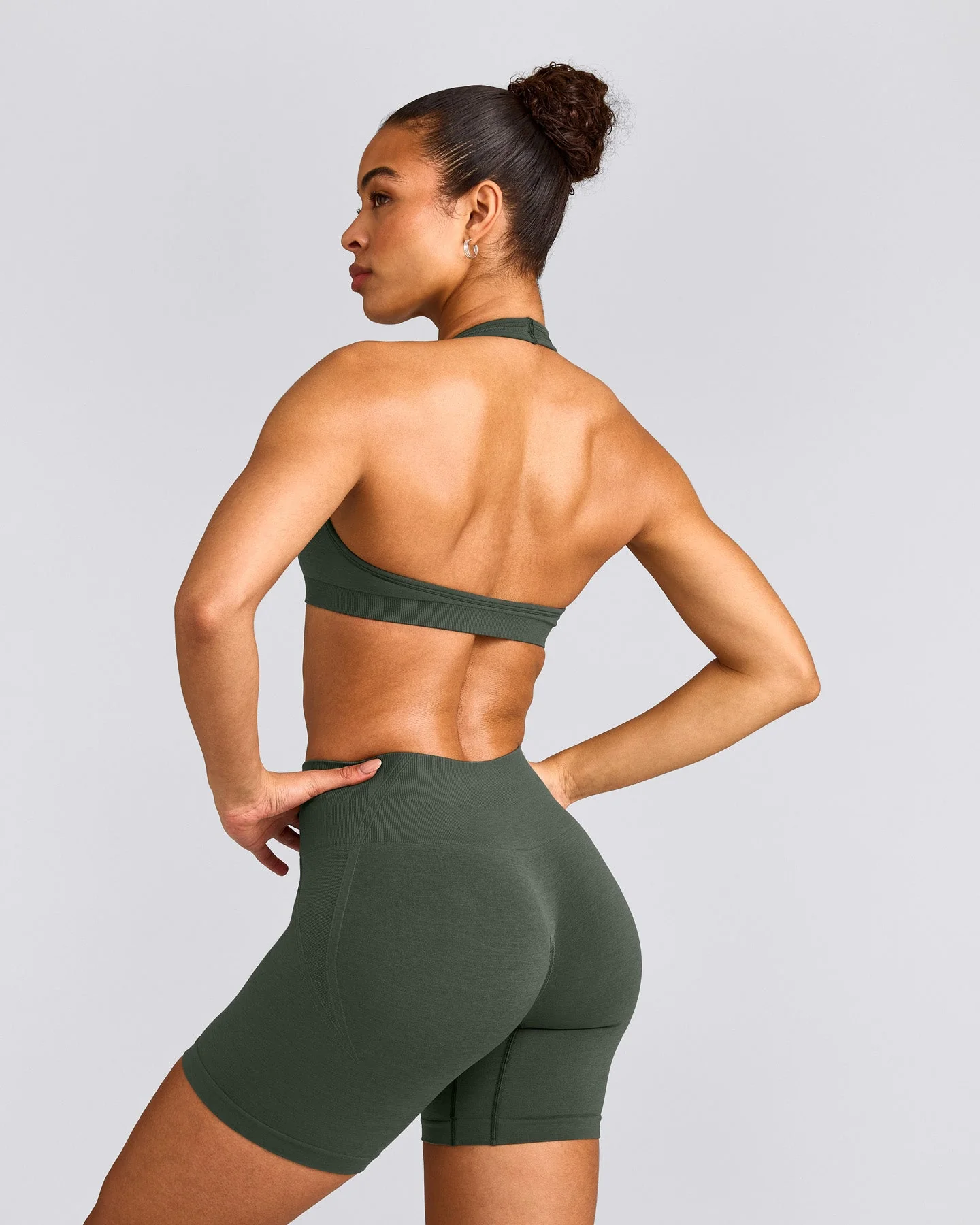 EffortlessLift™ Seamless Halter Neck Sports Bra with Grey Logo | Dark Khaki