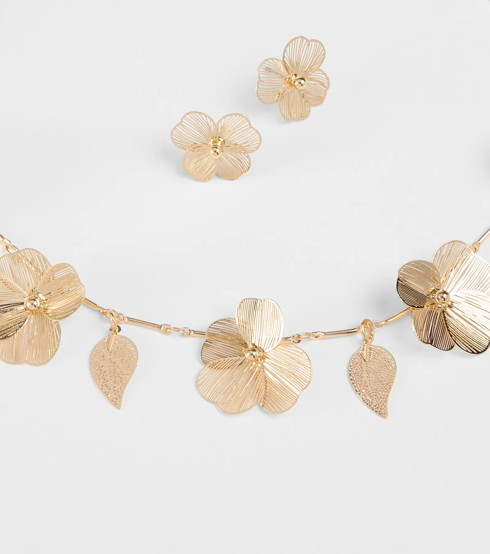 Season Of Bloom Flower Necklace And Earrings Set