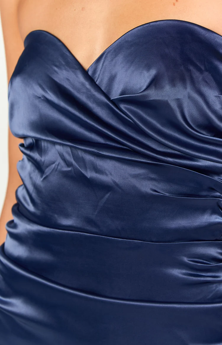 Venbee Navy Strapless Ruched Mini Dress