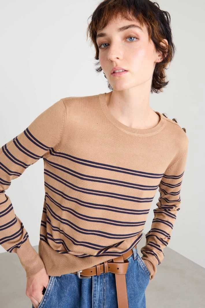 Buttoned sweater - CAMEL