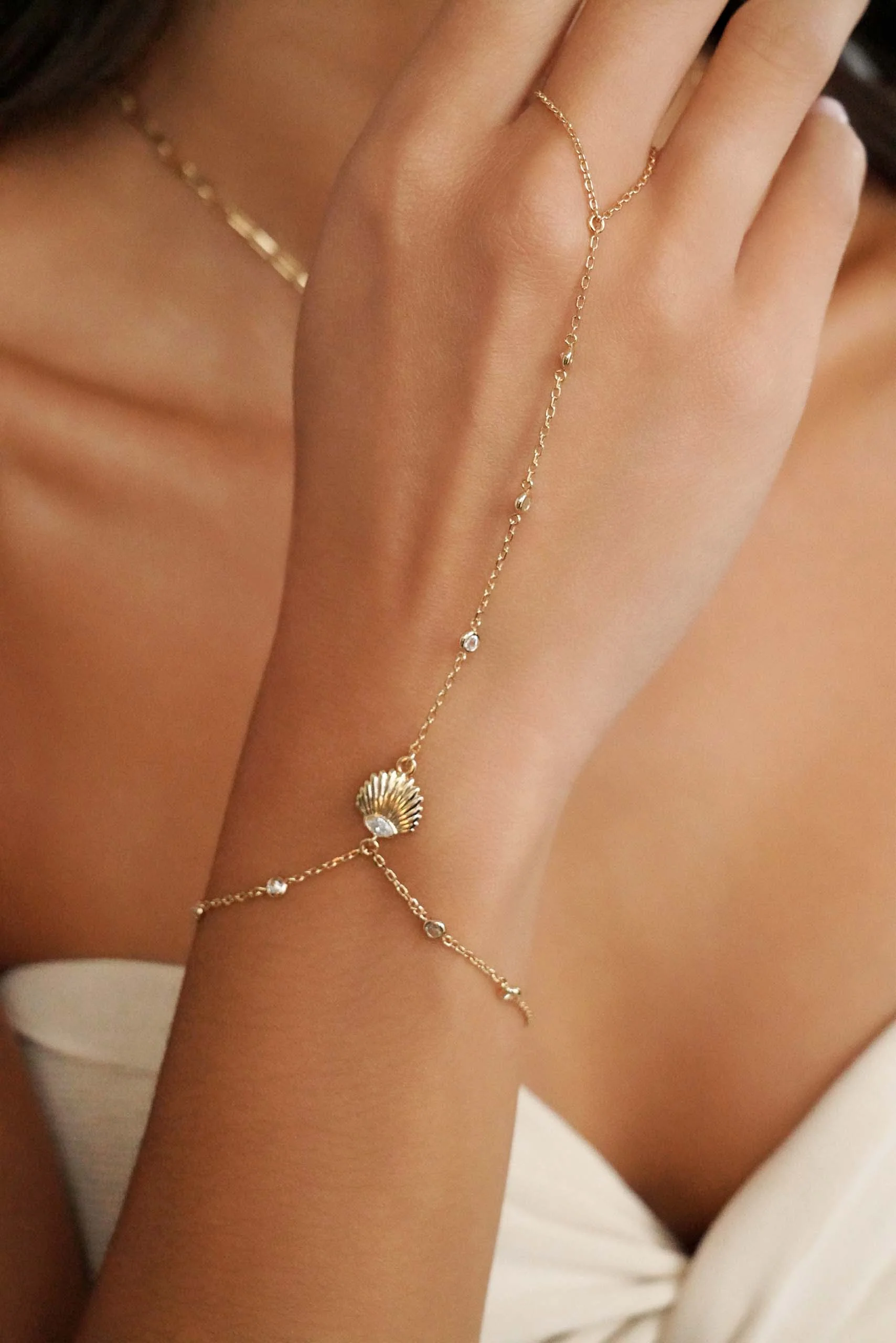 Santorini Shell Hand Chain