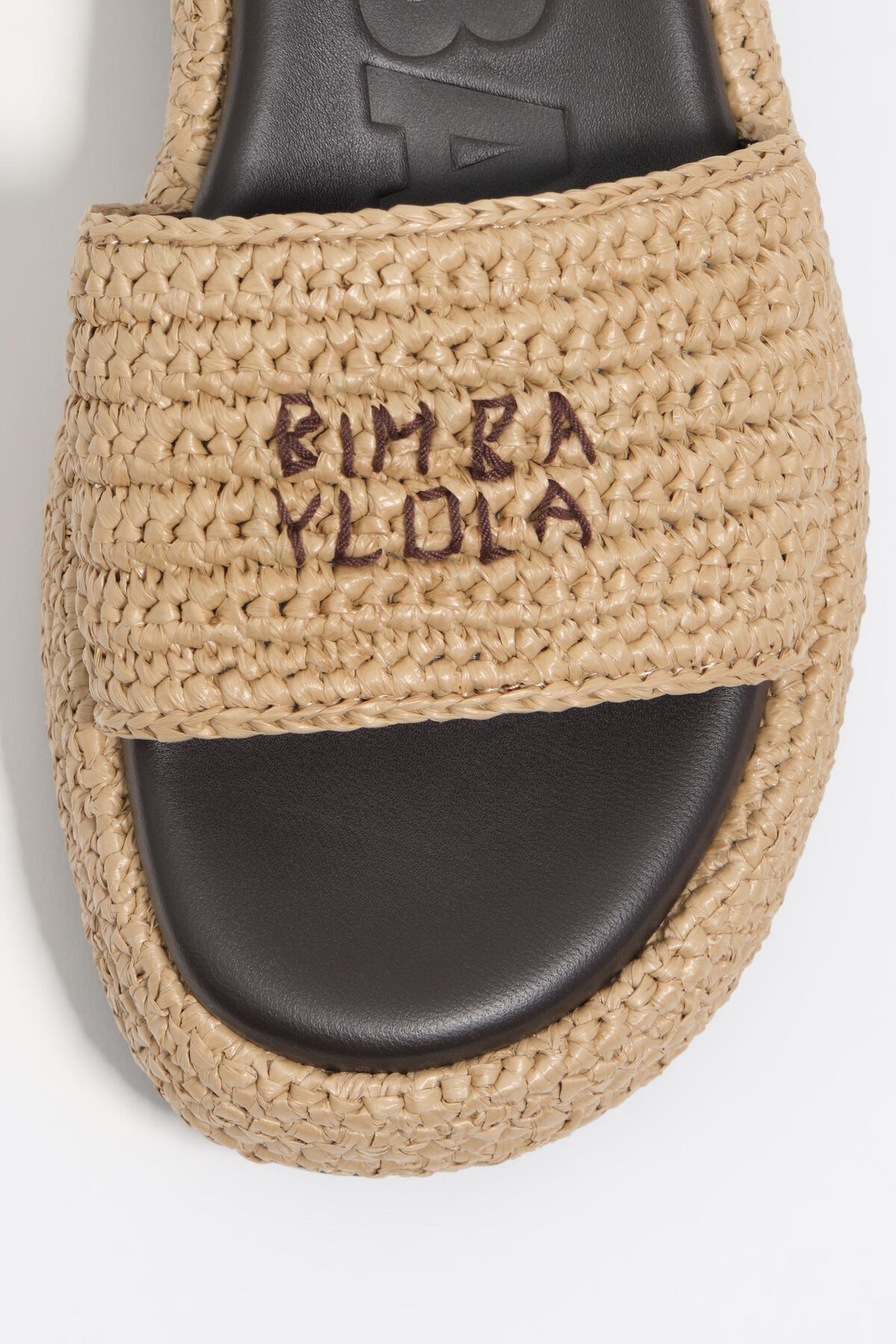 Beige raffia platform sandal