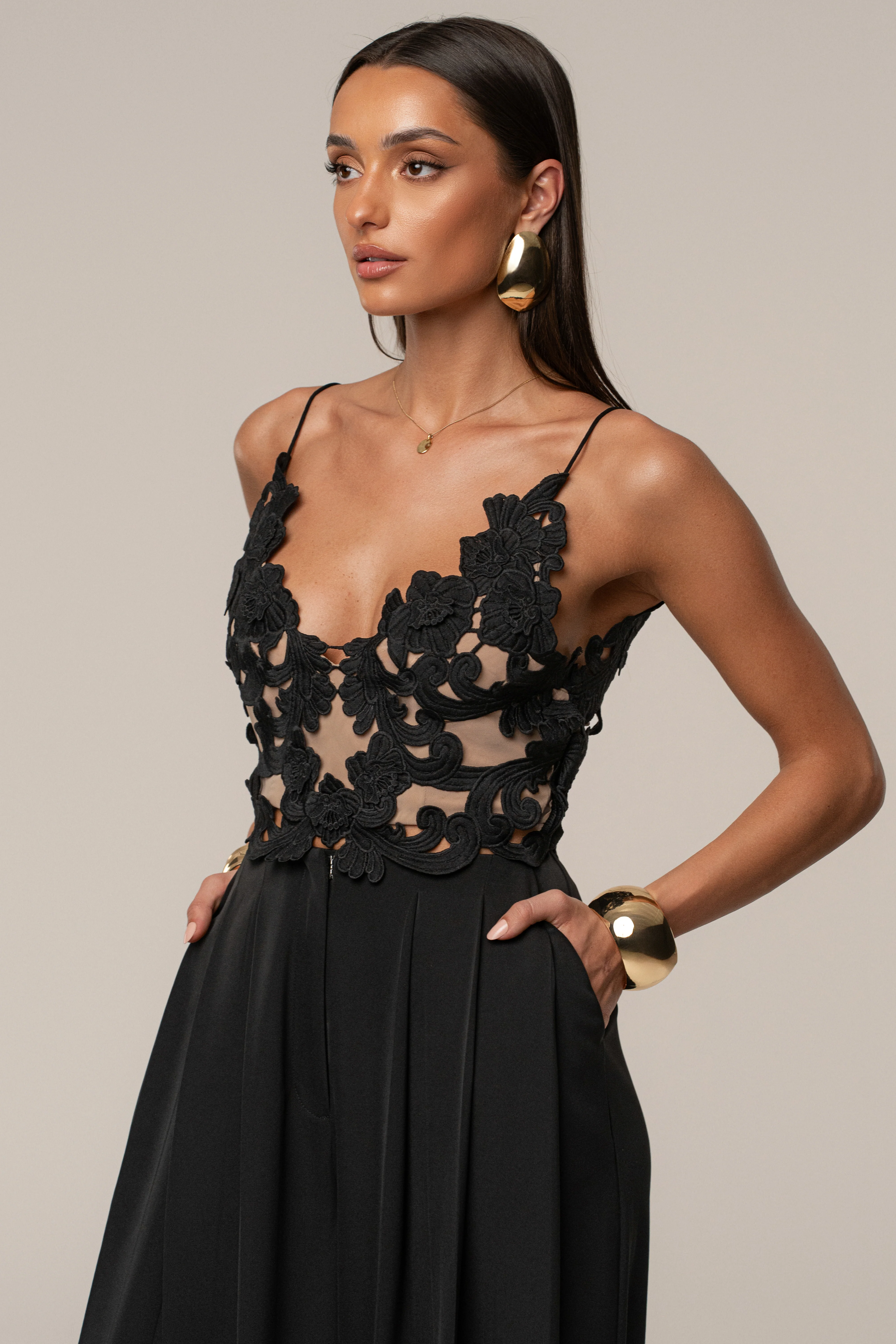 Black Anahi Embroidered Top