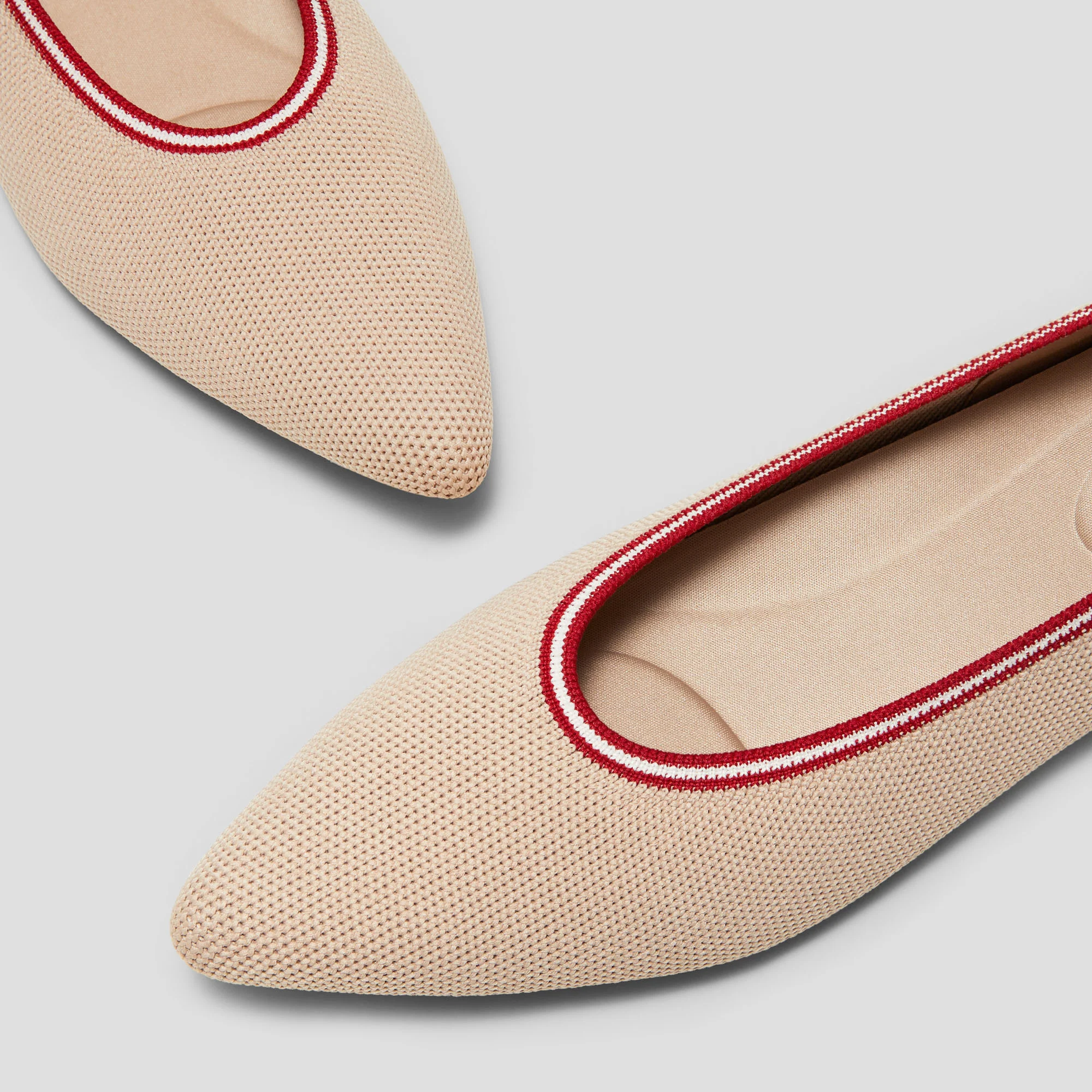 Pointed-Toe Ballet Flats (Aria 5°)