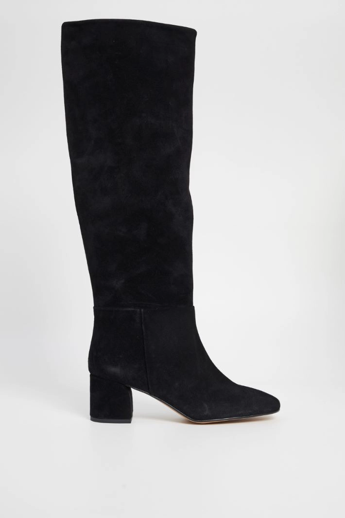Suede boots with heel - BLACK