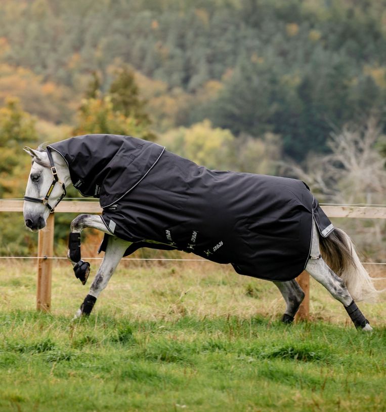 Amigo® Super Bravo Plus Turnout (250g Medium)