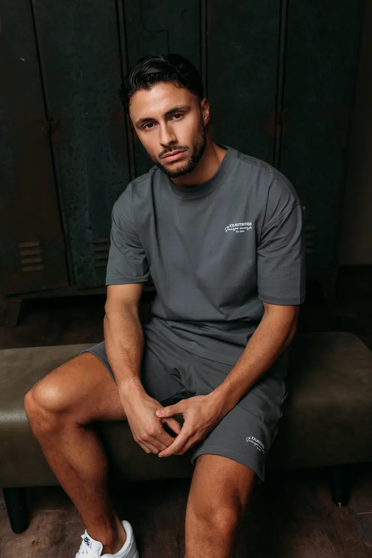 Essential Shorts - Dark Grey