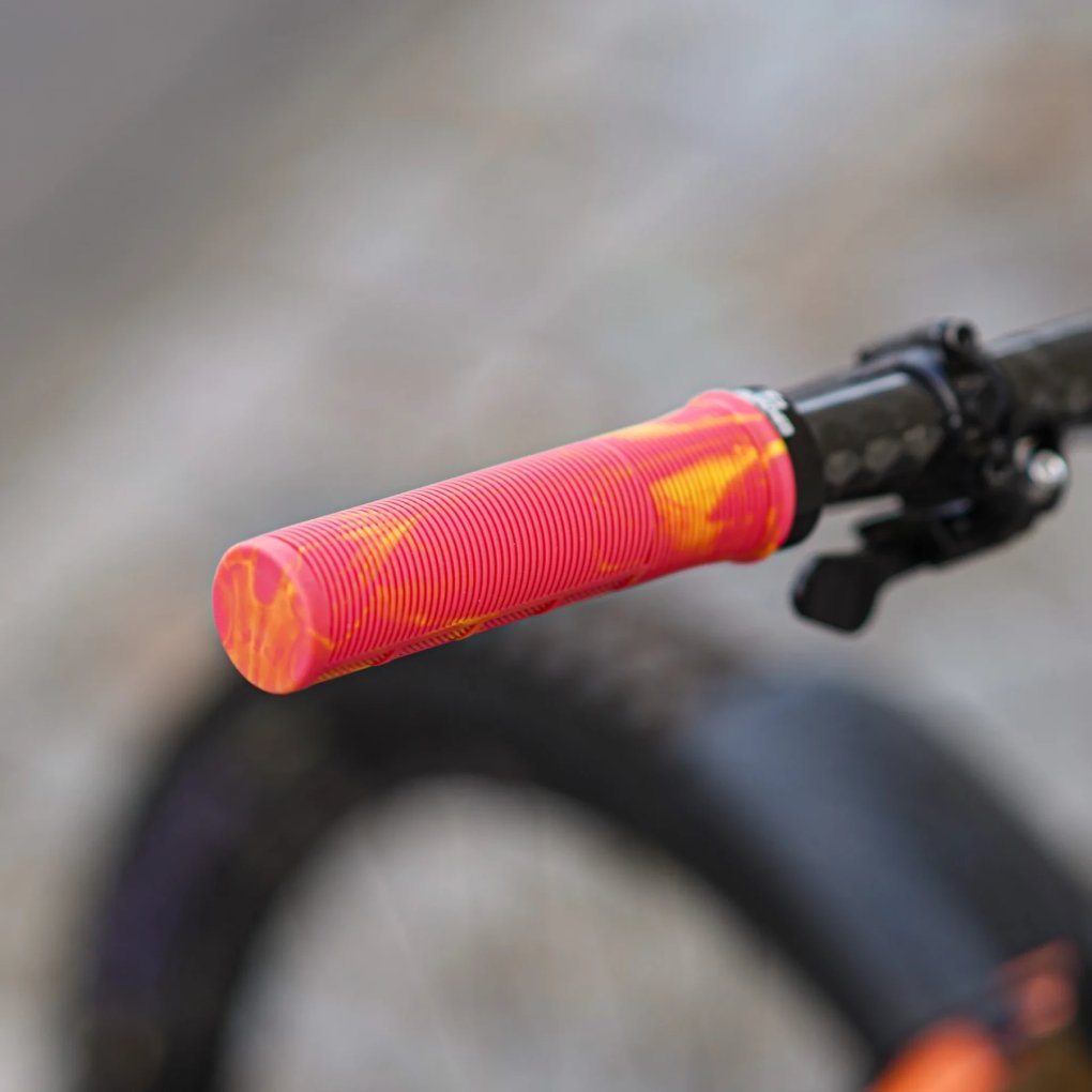 Unleazhed G1 MTB Grips - Pink/Yellow