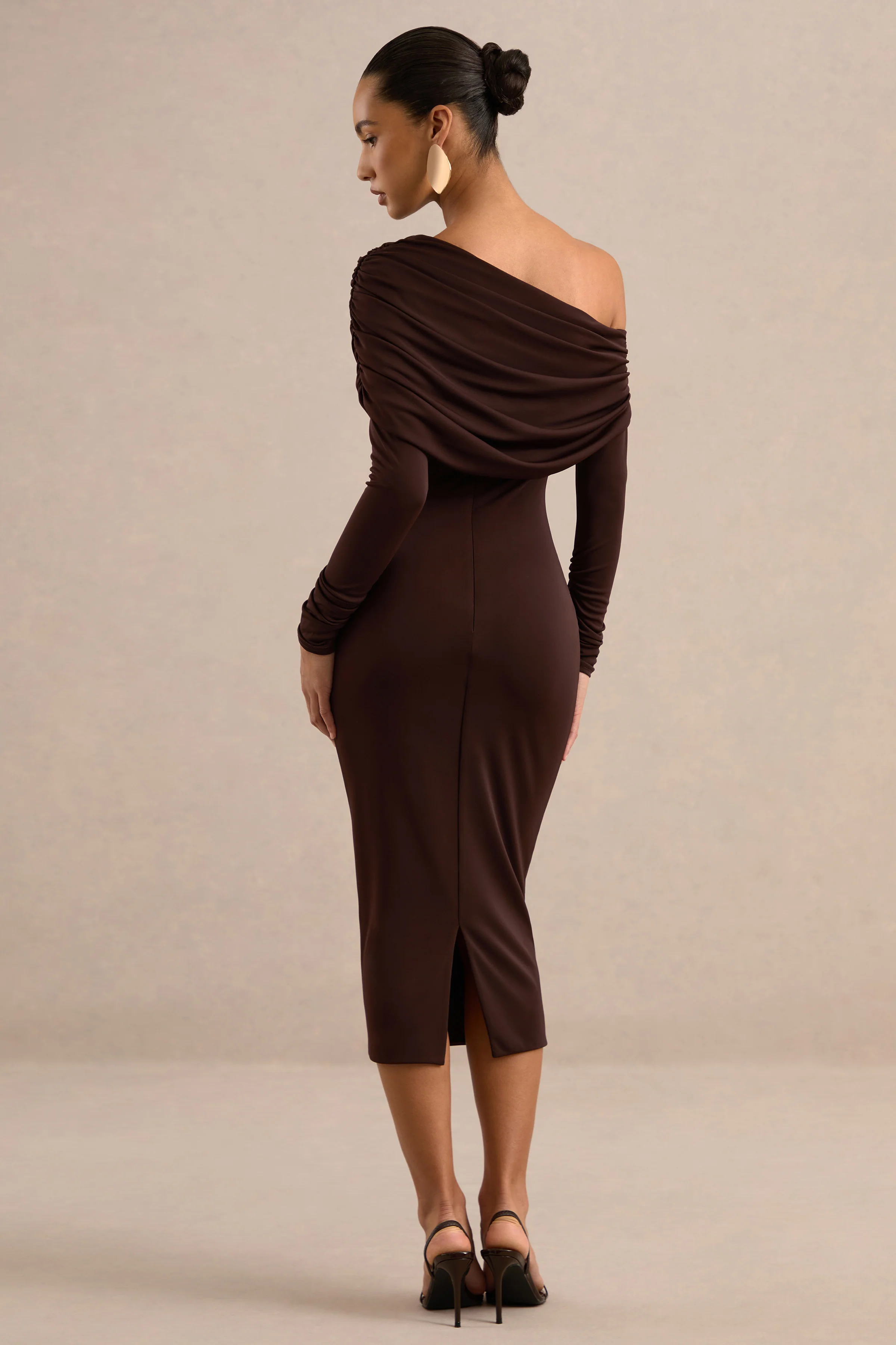 Evera | Dark Brown One Shoulder Long Sleeve Midi Dress With Ruching