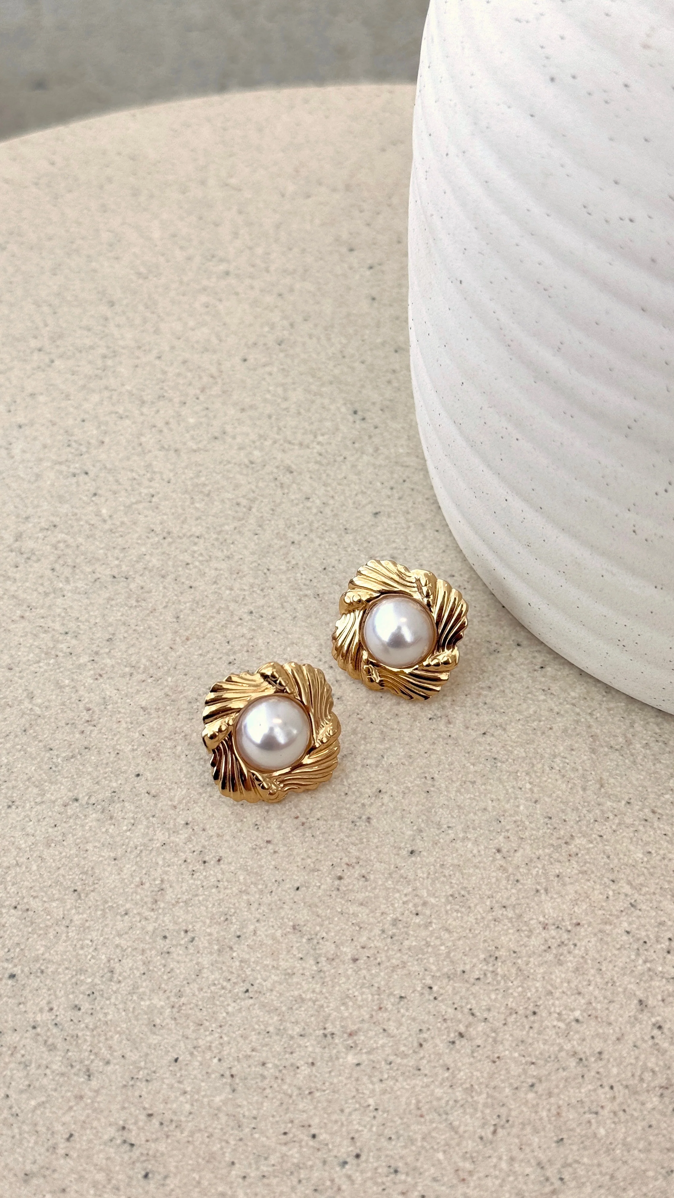 Yasmine 14K Gold Earrings - Gold / Pearl