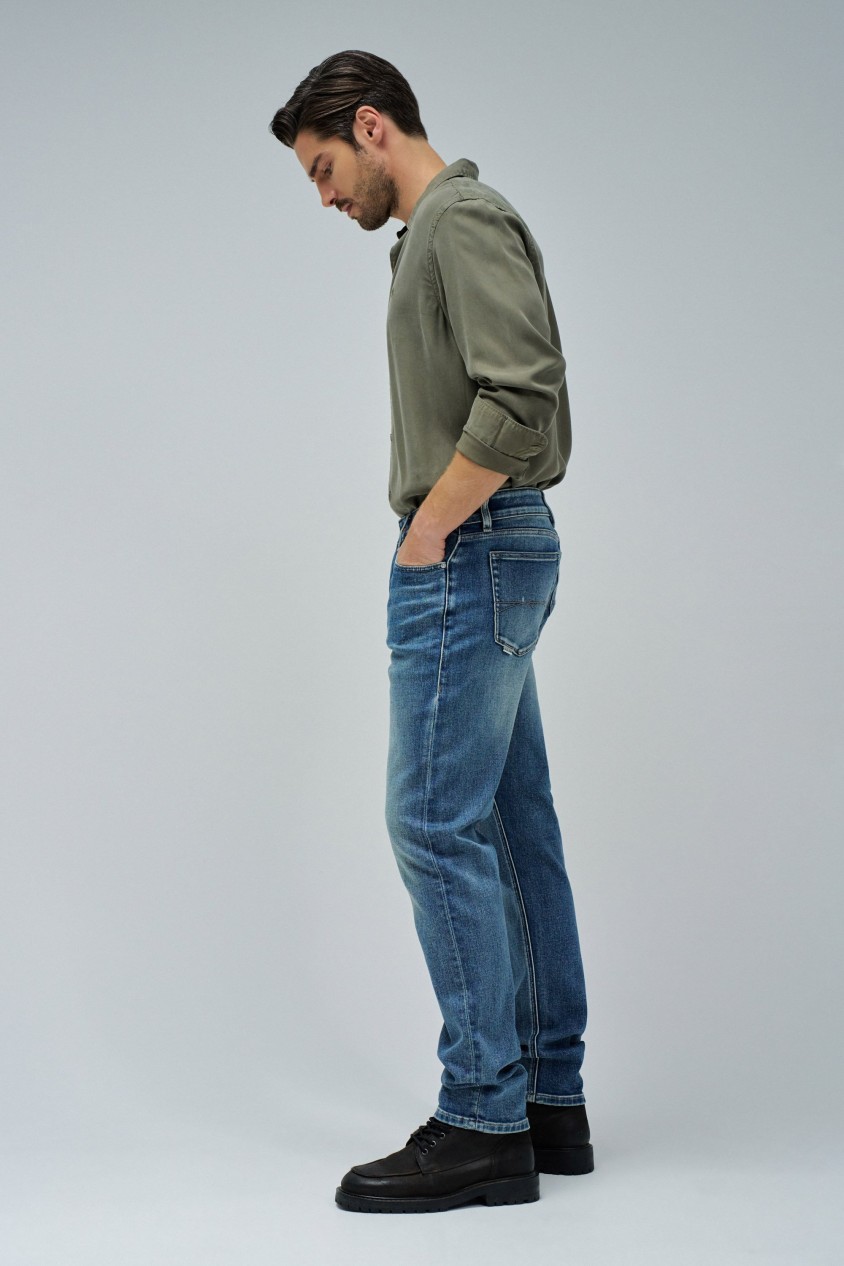 SLIM FIT JEANS