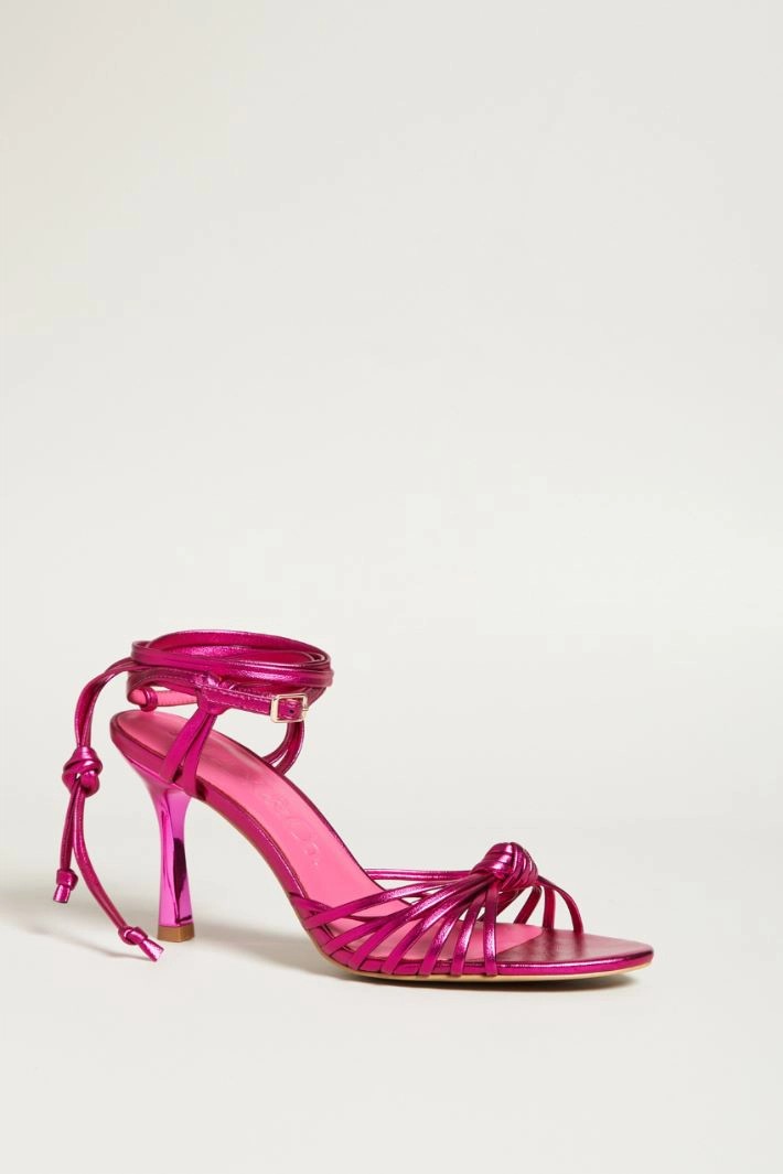 Laminated strap sandals - FUCHSIA