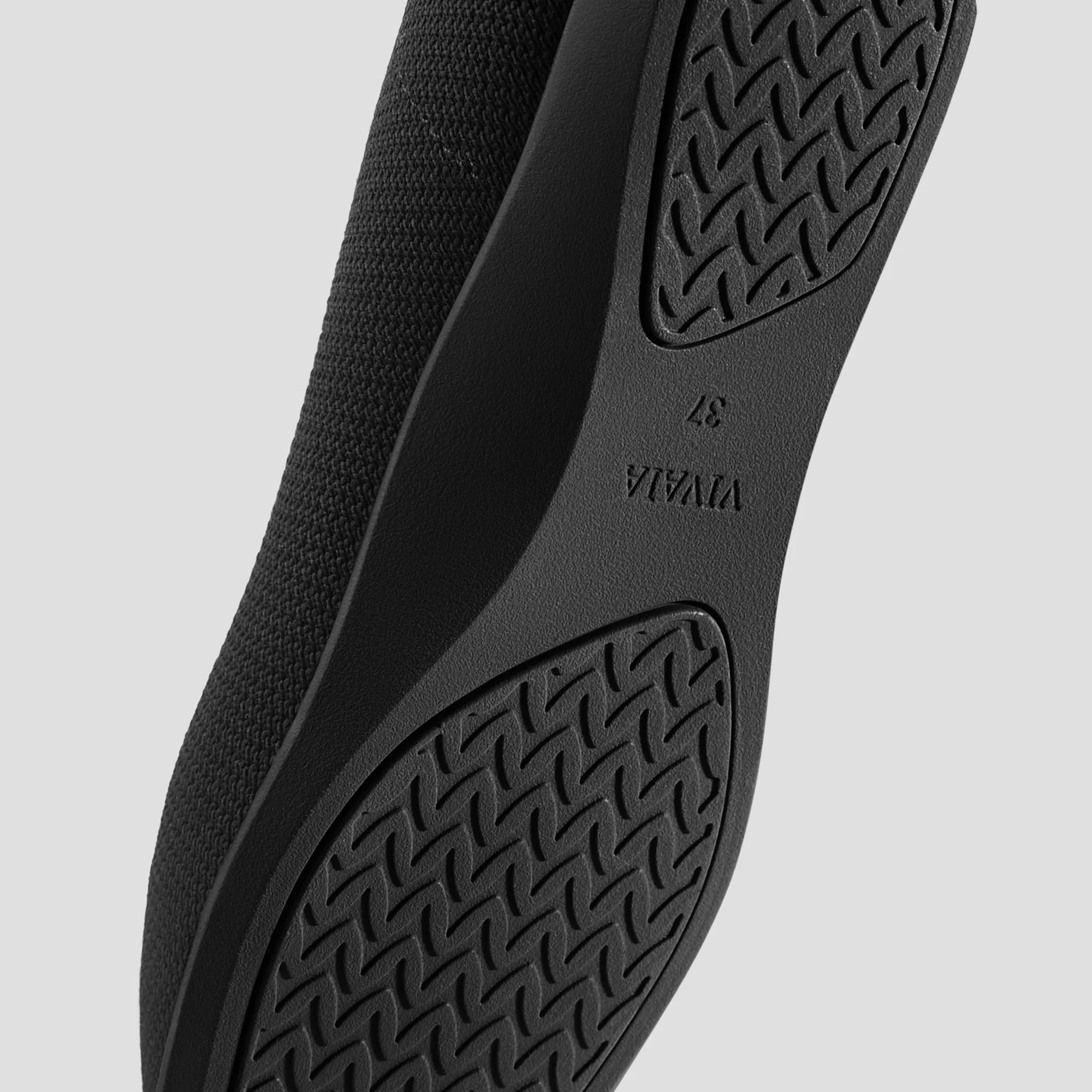 Lightweight Pointed-Ballet Flats (Aria Walker)