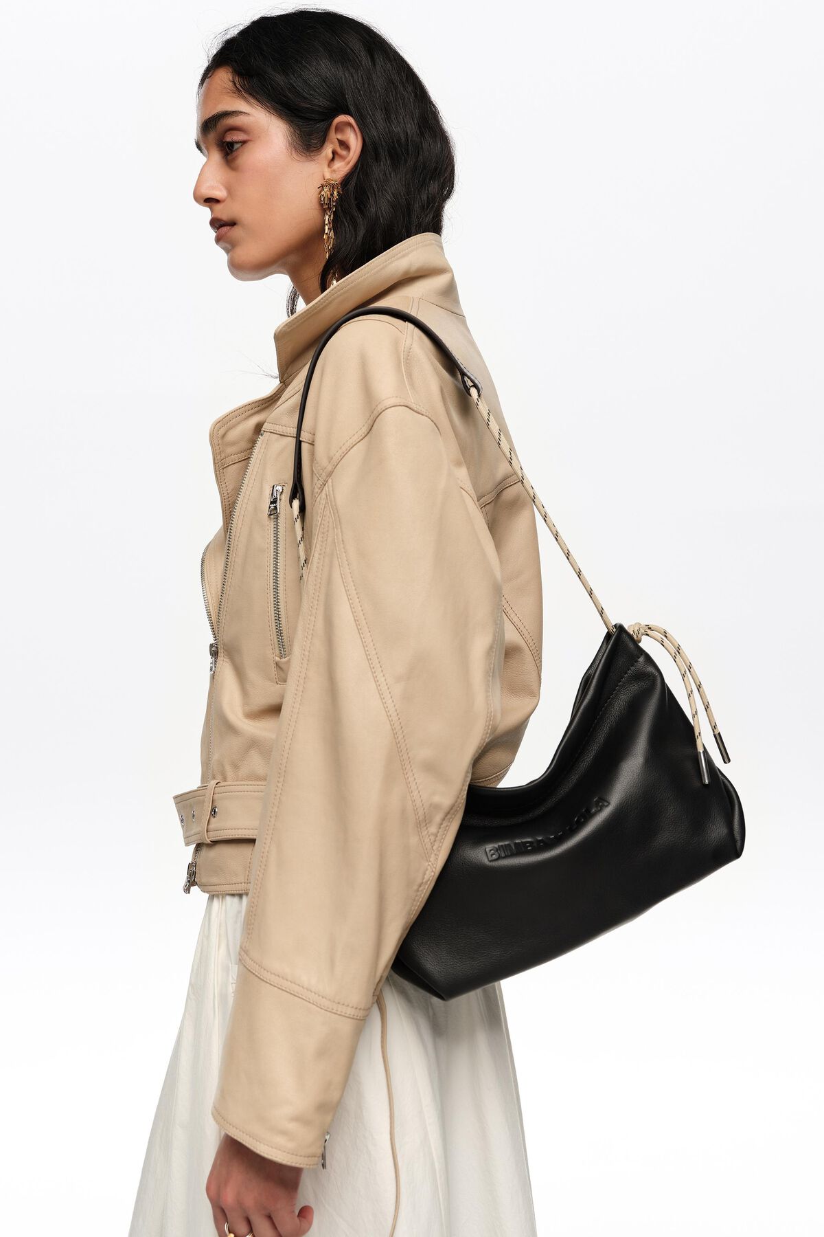 Medium black leather shoulder bag