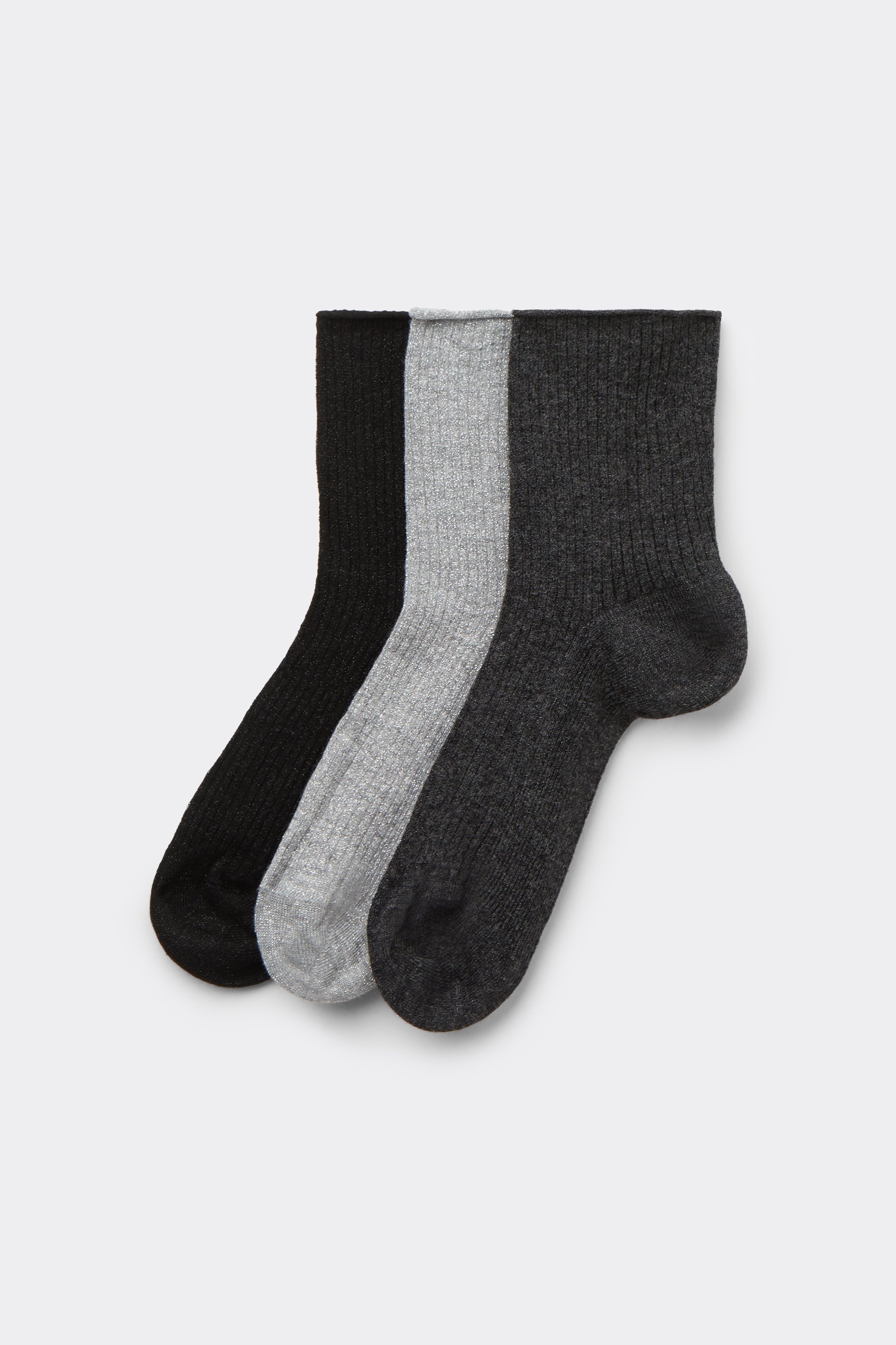 3 Pairs of Women’s Ribbed Hemless Short Socks