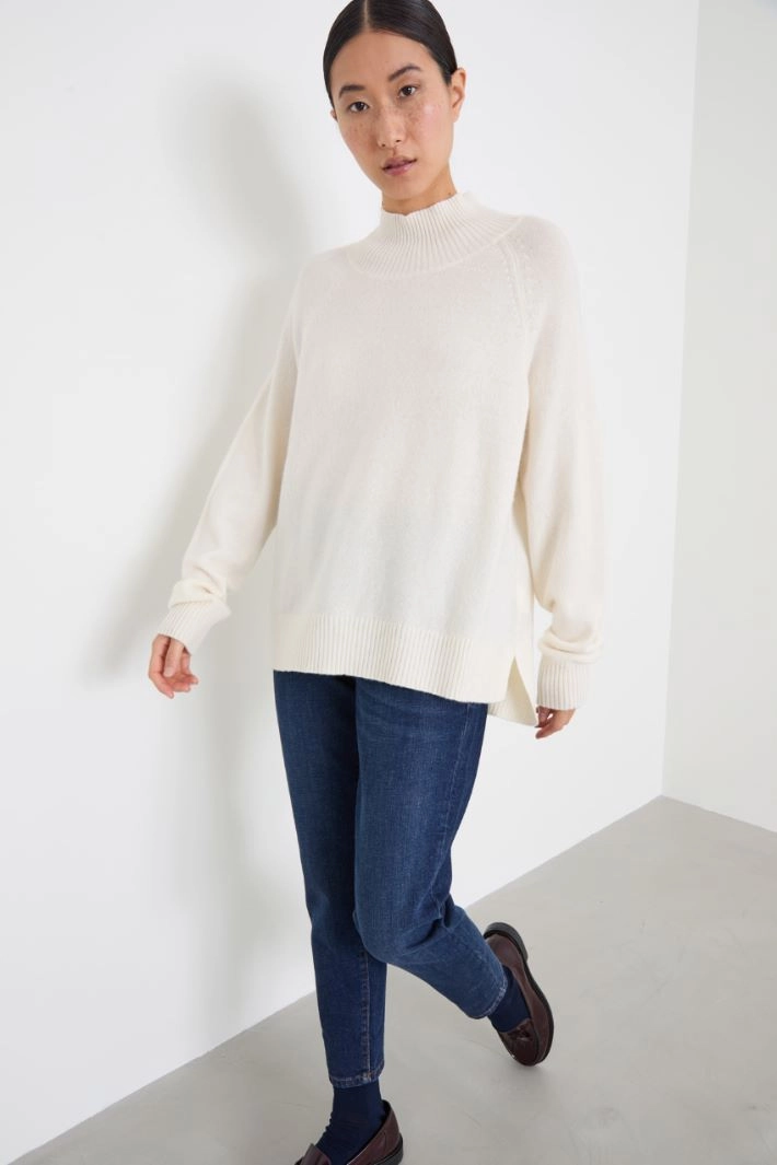 Cashmere yarn polo-neck sweater - WHITE