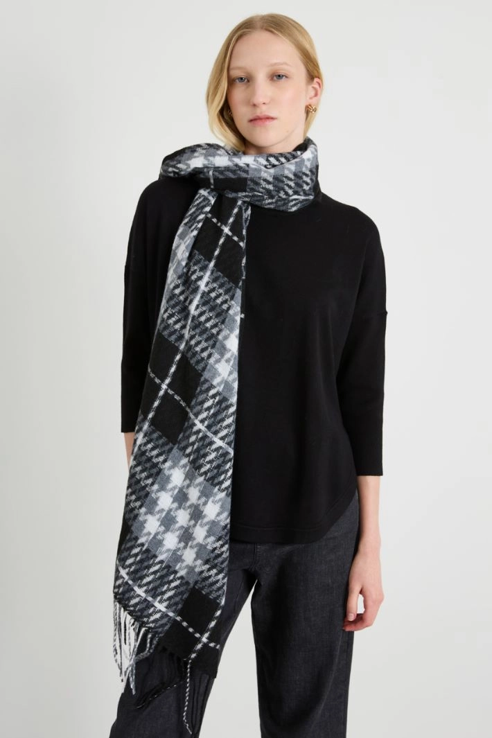 Yarn-dyed stole - BLACK