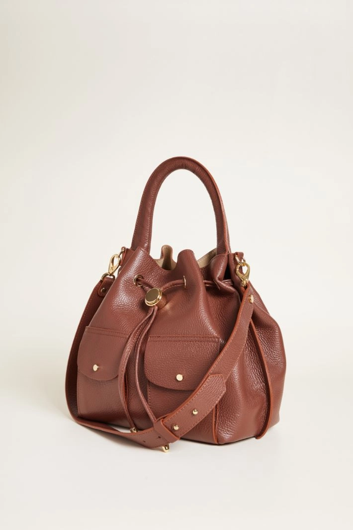 Tumbled leather bucket bag - BROWN