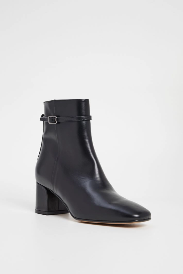 Heeled ankle boots - BLACK