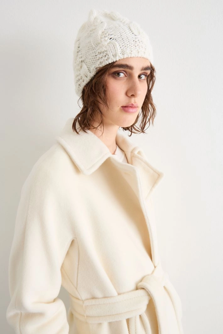 Cable-knit hat - CREAM