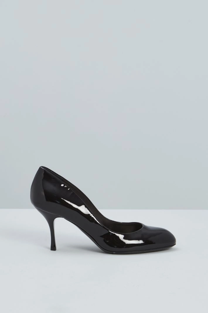 Patent leather pumps - BLACK