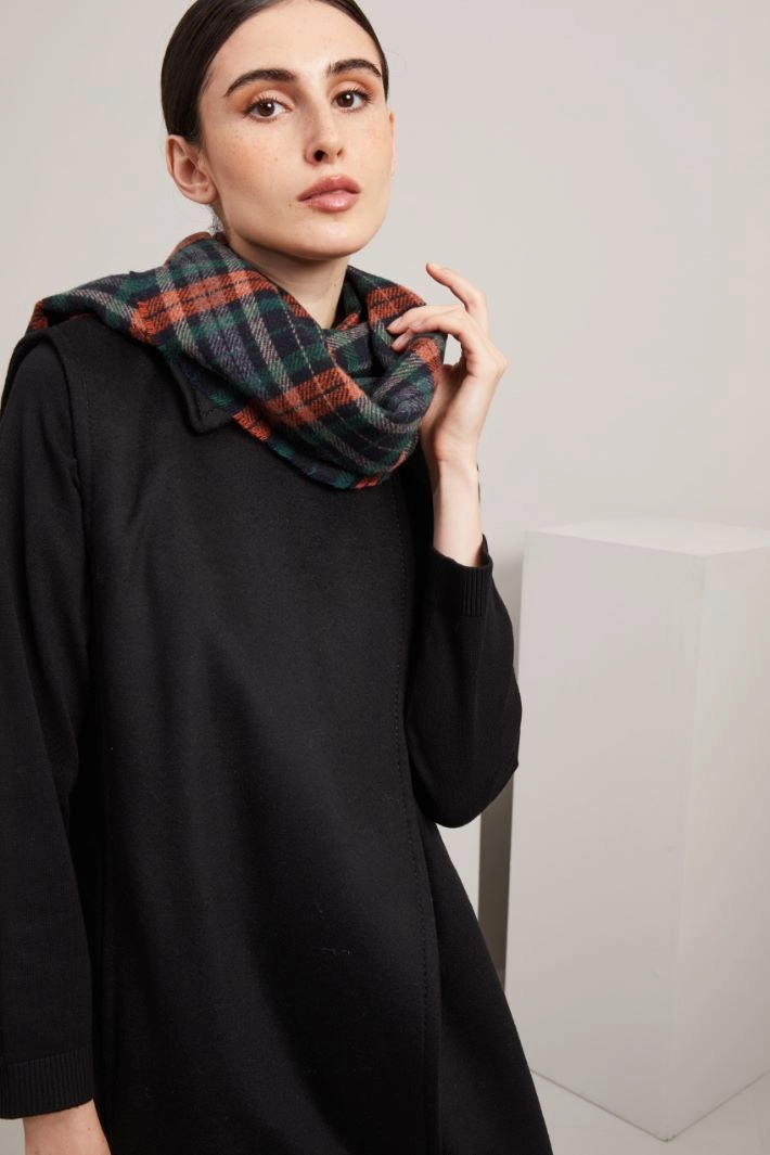 Wool scarf - GREEN ORANGE BLACK