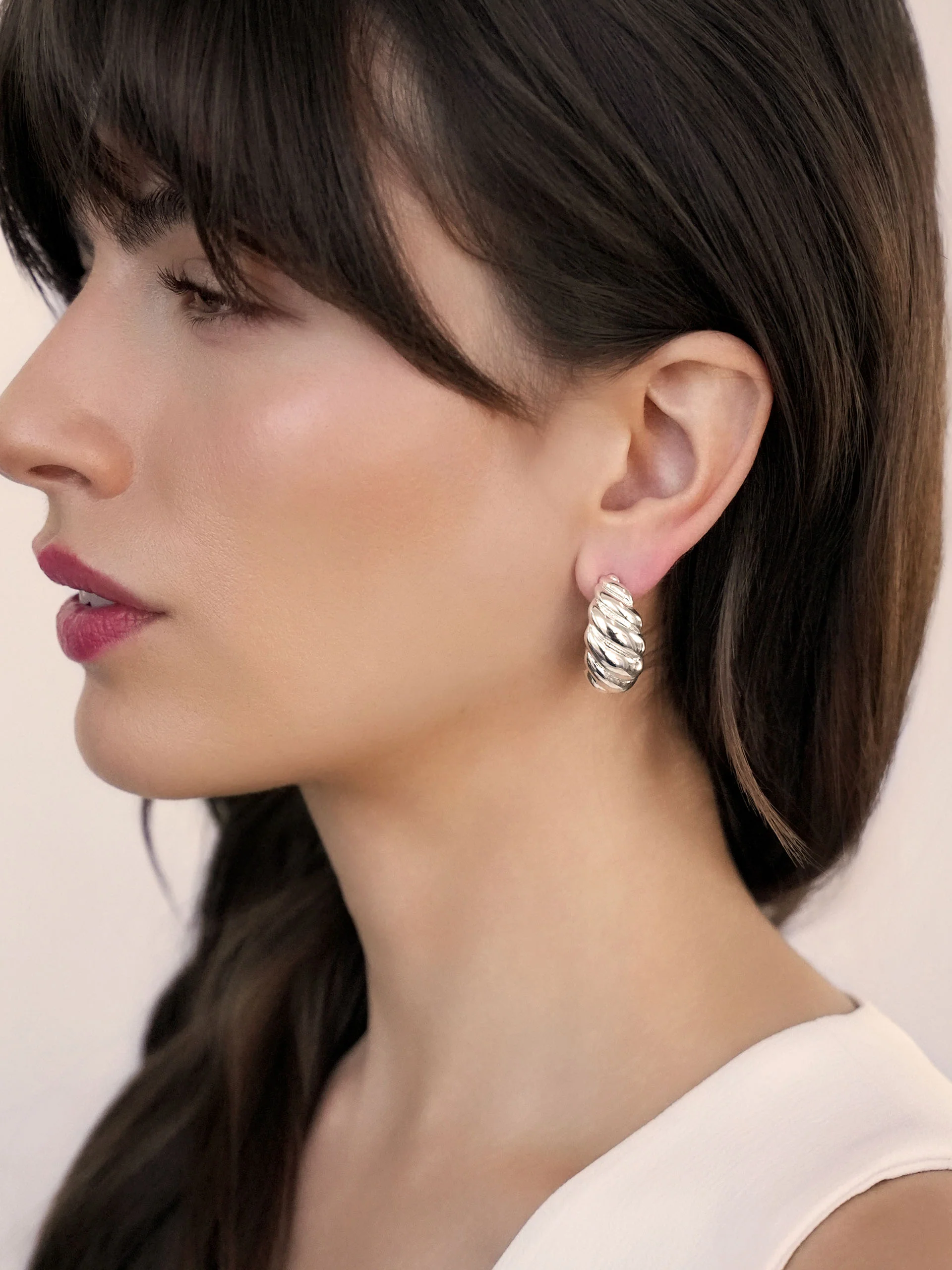 Modern Ribbed Hoops