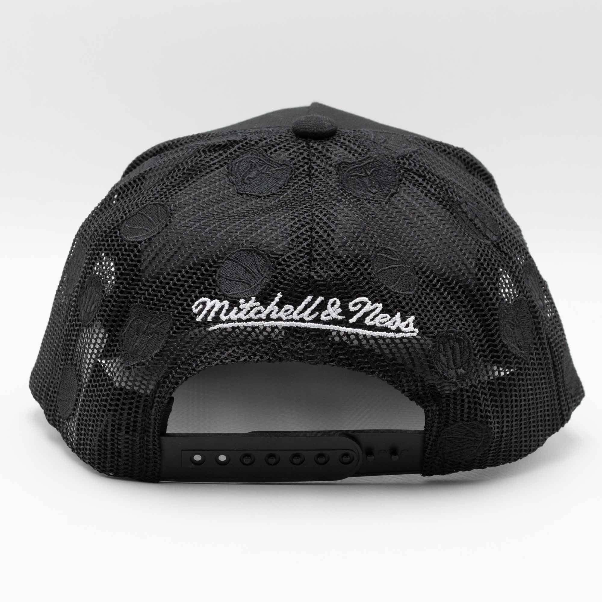 Memphis Grizzlies Mitchell & Ness Monogram NBA Trucker Cap Black