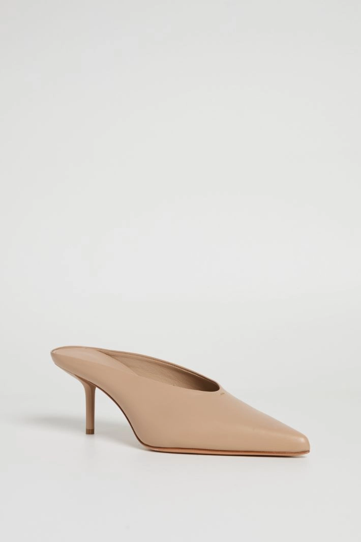 Leather mules - BEIGE