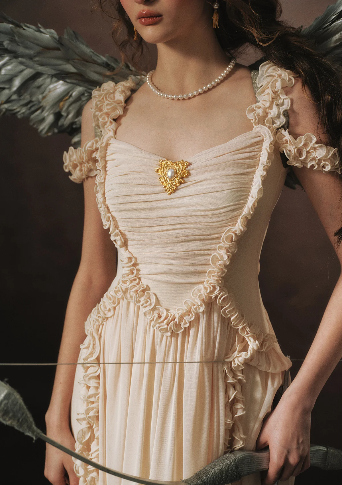 Gold Wire Shield Pearl Brooch