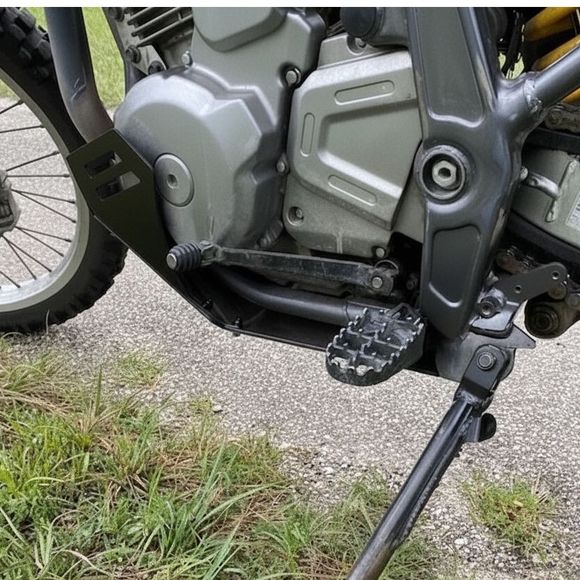 Motoboxer Aluminum Engine Guard - BlackSUZUKI 650 DR 650 SE - 1996 - 2014Ref: MTB0012
