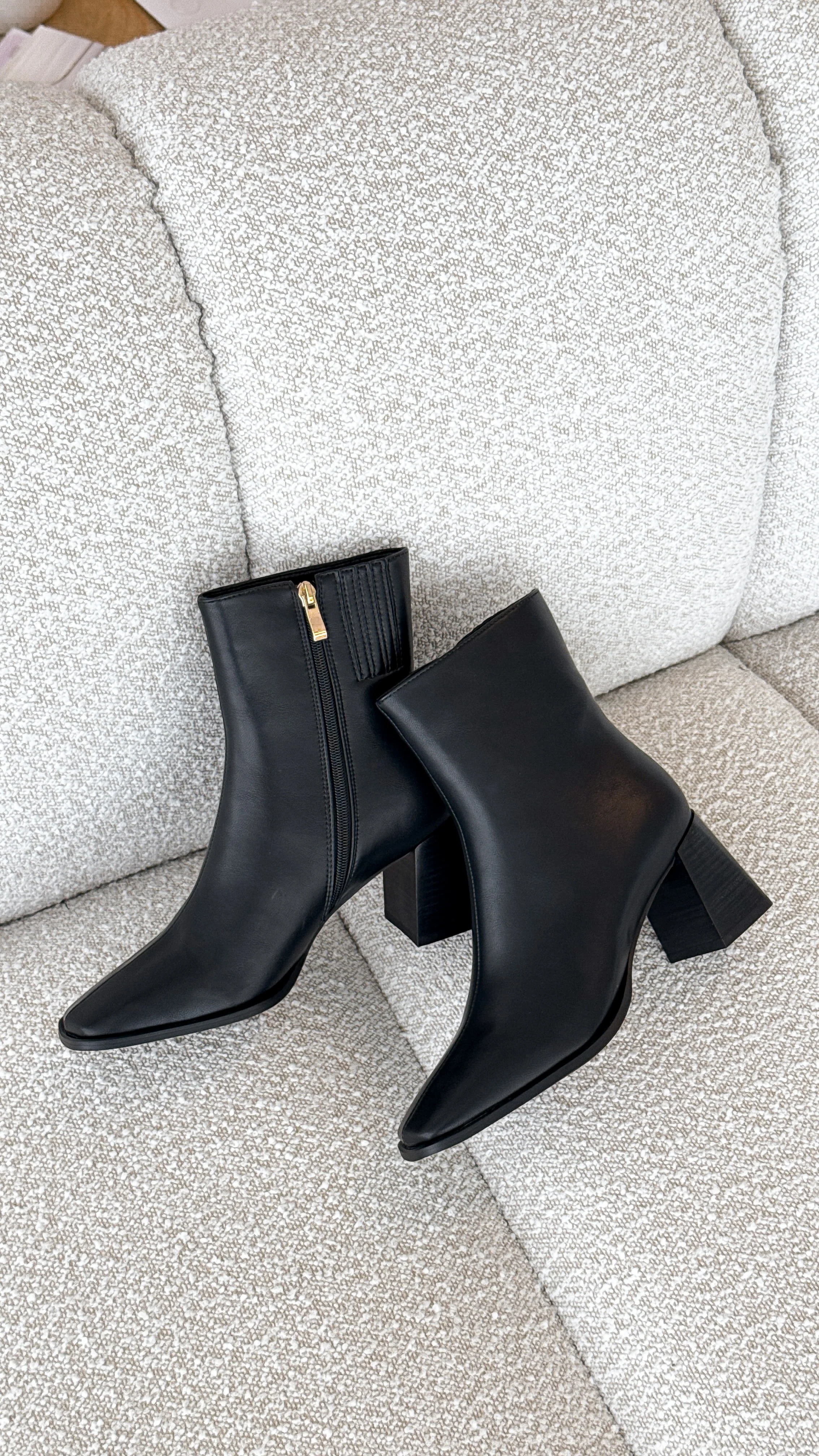 Alania Boots - Black