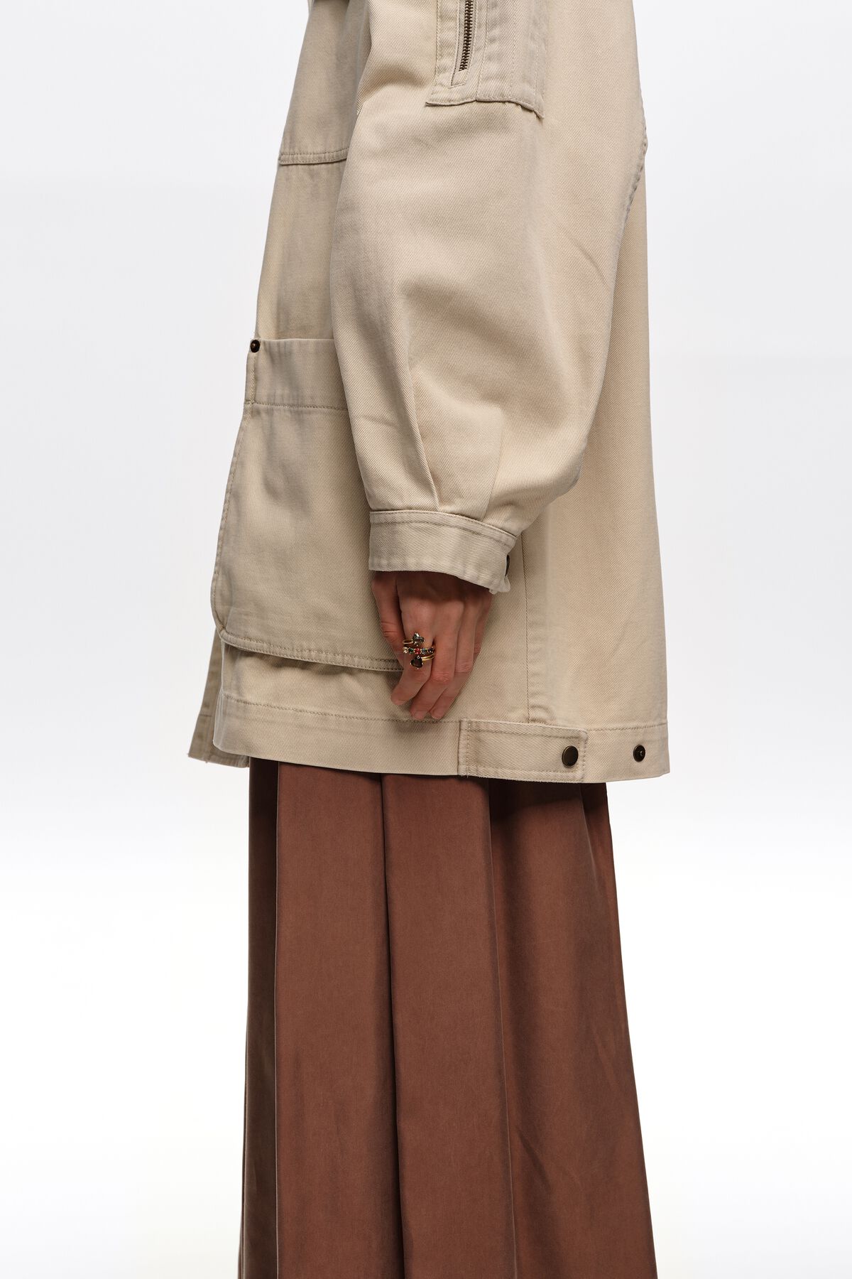 Brushed gold heart spiral ring with crystals