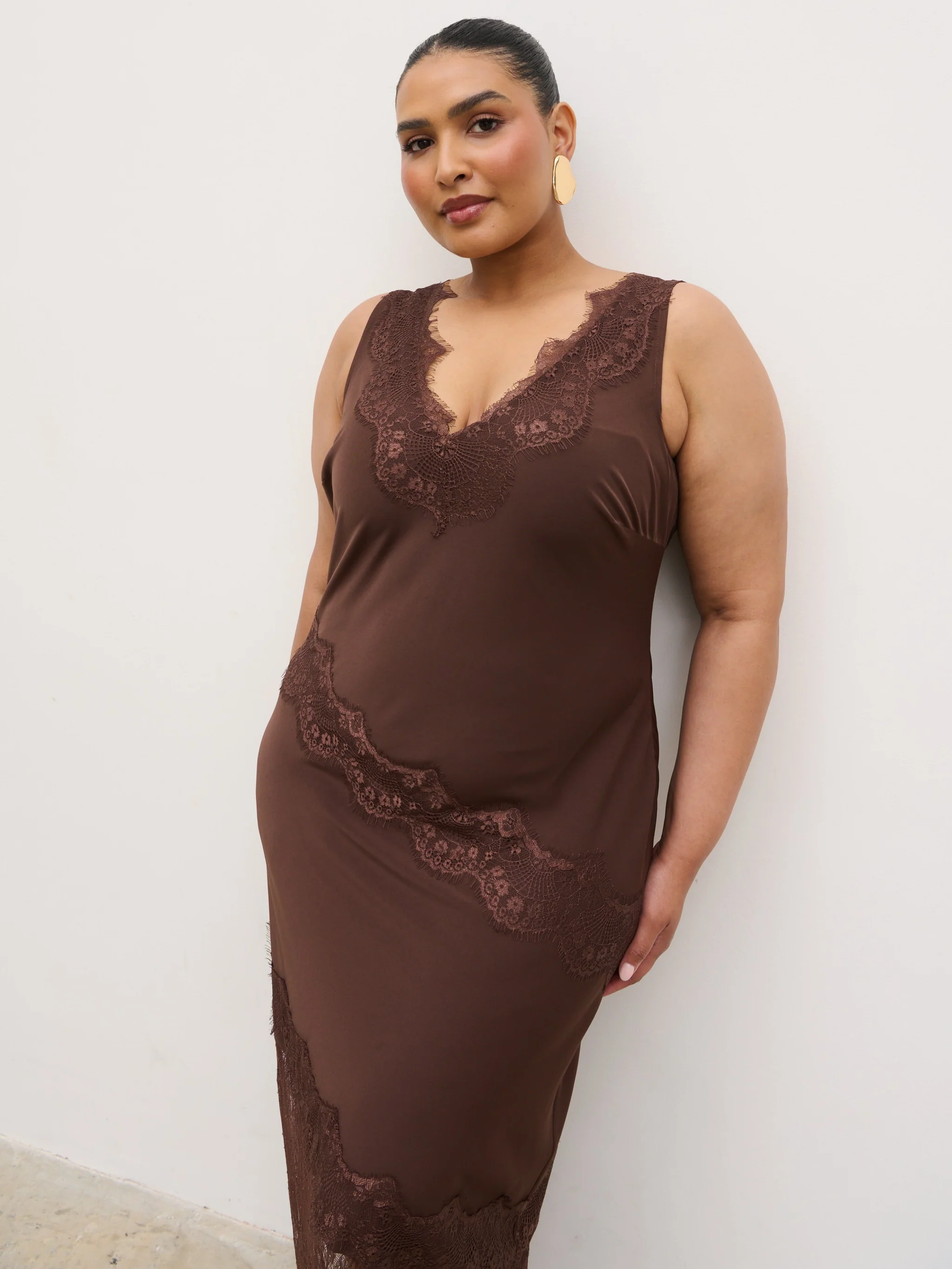 Robin Slip Lace Maxi Dress Curve - Chocolate Brown