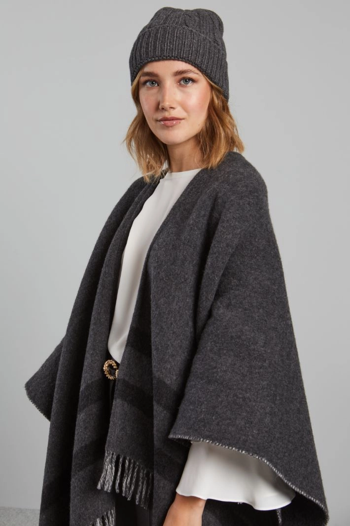 Cable-knit beanie hat - DARK GREY