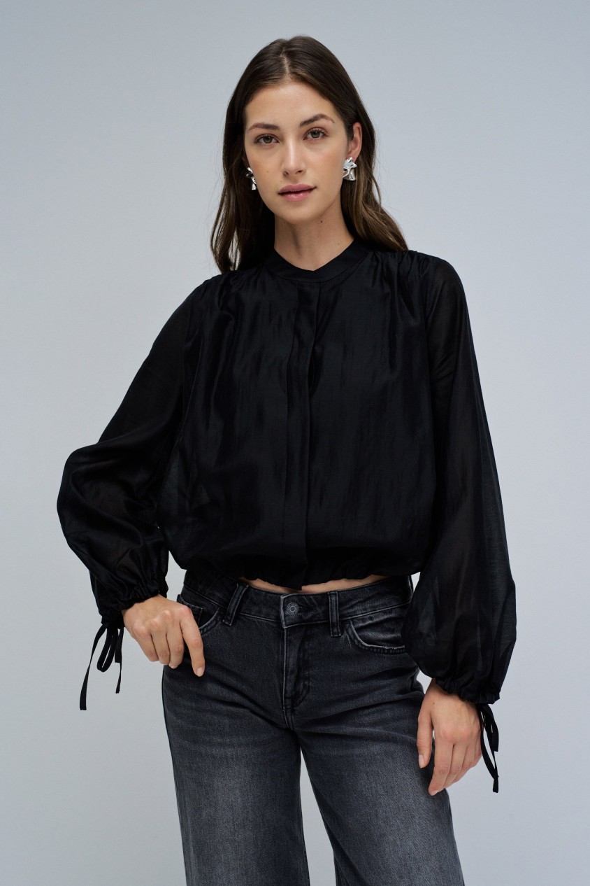 BLOUSE WITH PUFFED SLEEVES