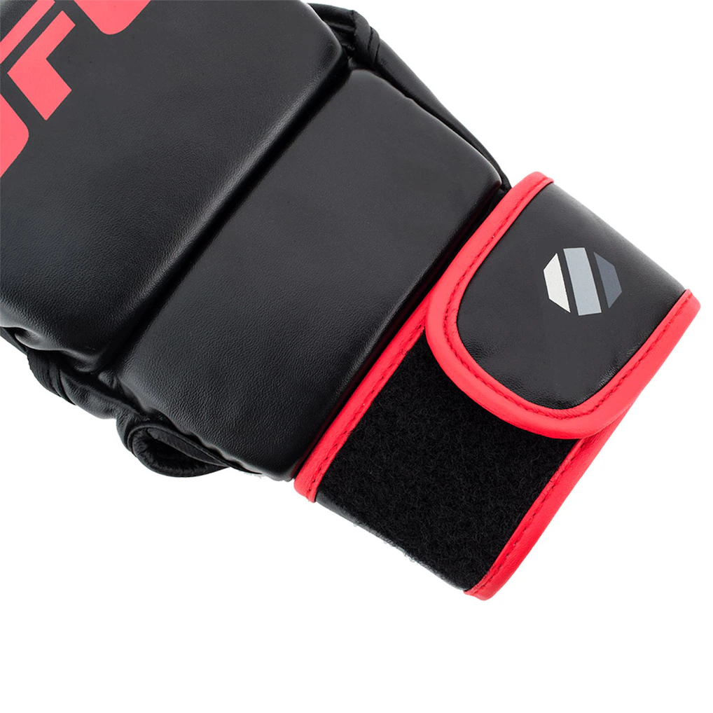 UFC MMA 8oz Sparring Gloves - Black - S/M