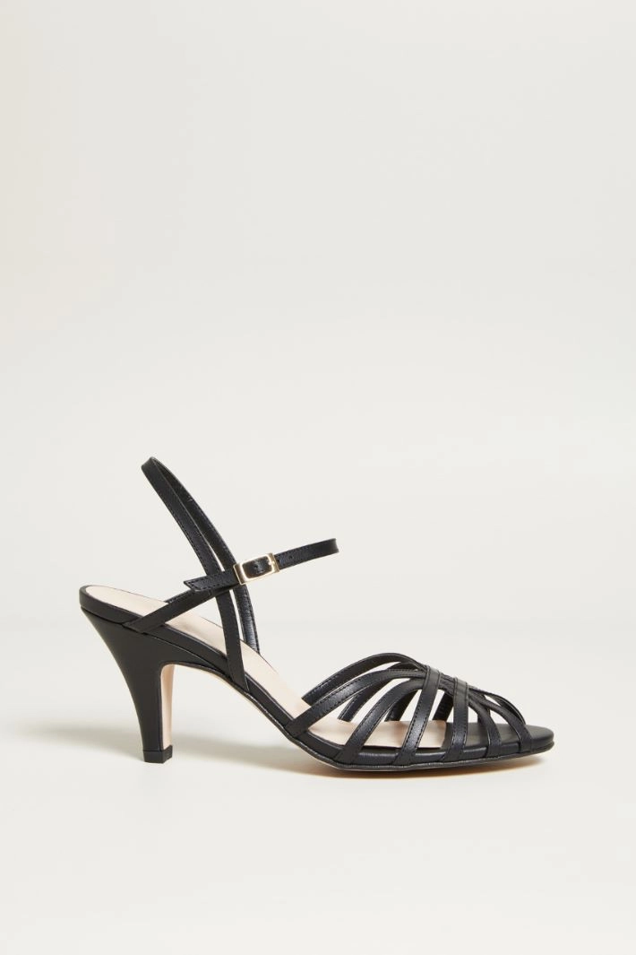 Sandals with straps - BLACK
