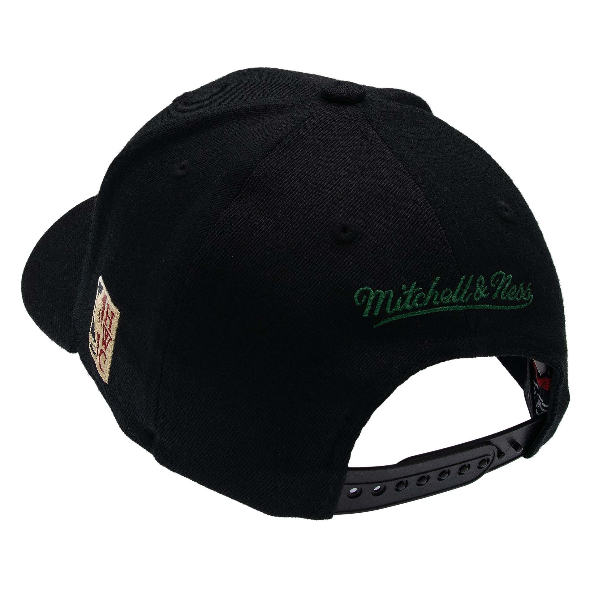 Milwaukee Bucks Team Logo Classic Red Stretch-Snap NBA Cap Black