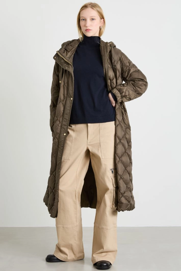 Long down jacket with elastic waistband - GREEN