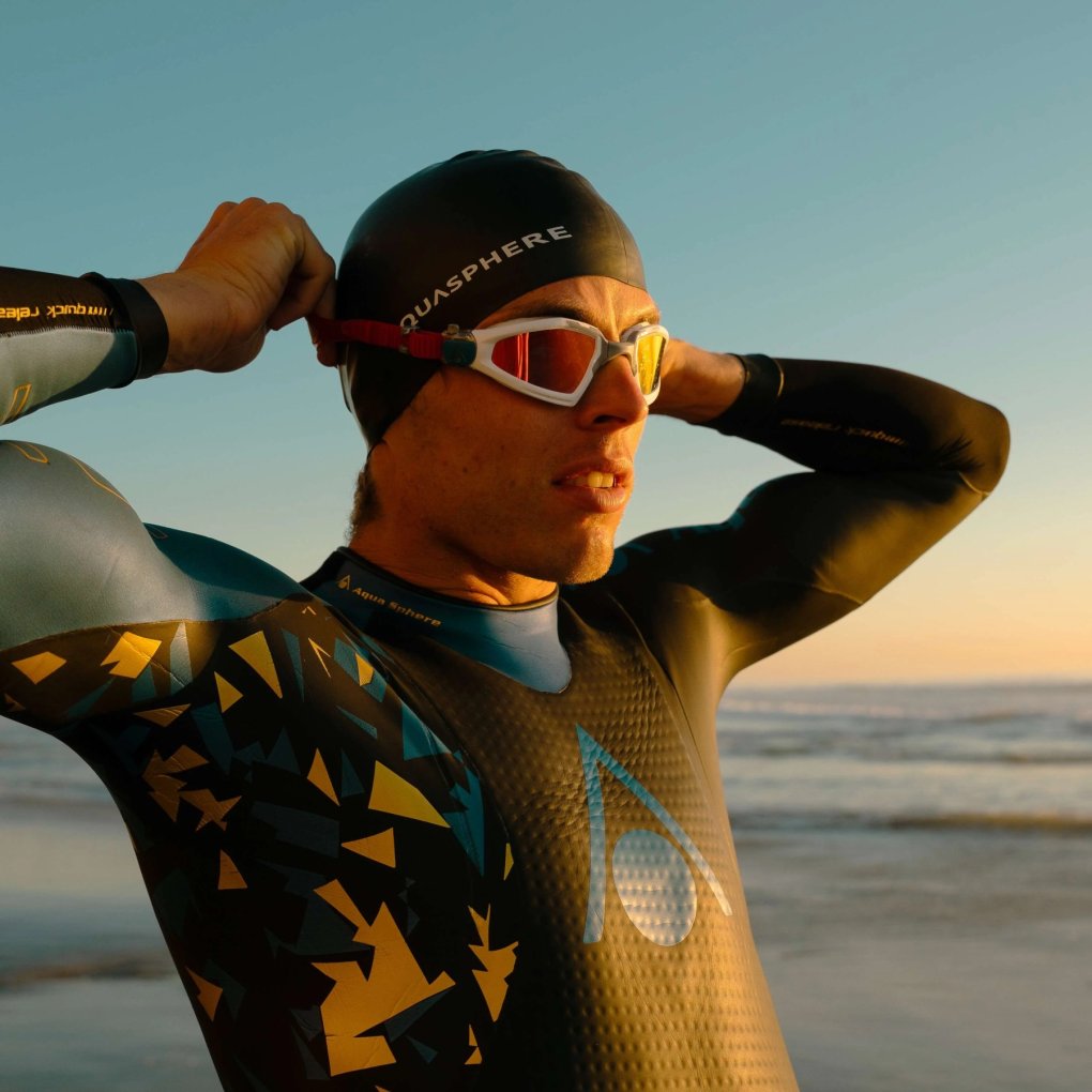 AQUASPHERE Tri Swim Cap - Black/White